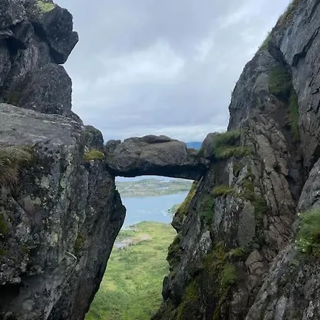 Enebolig I Kabelvag